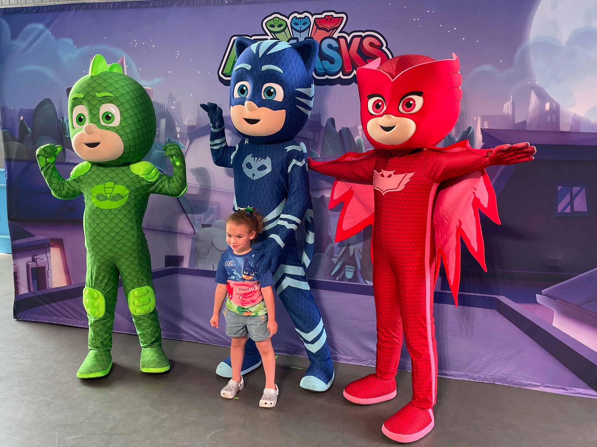 JJ and Cody from CoComelon at a photobooth event